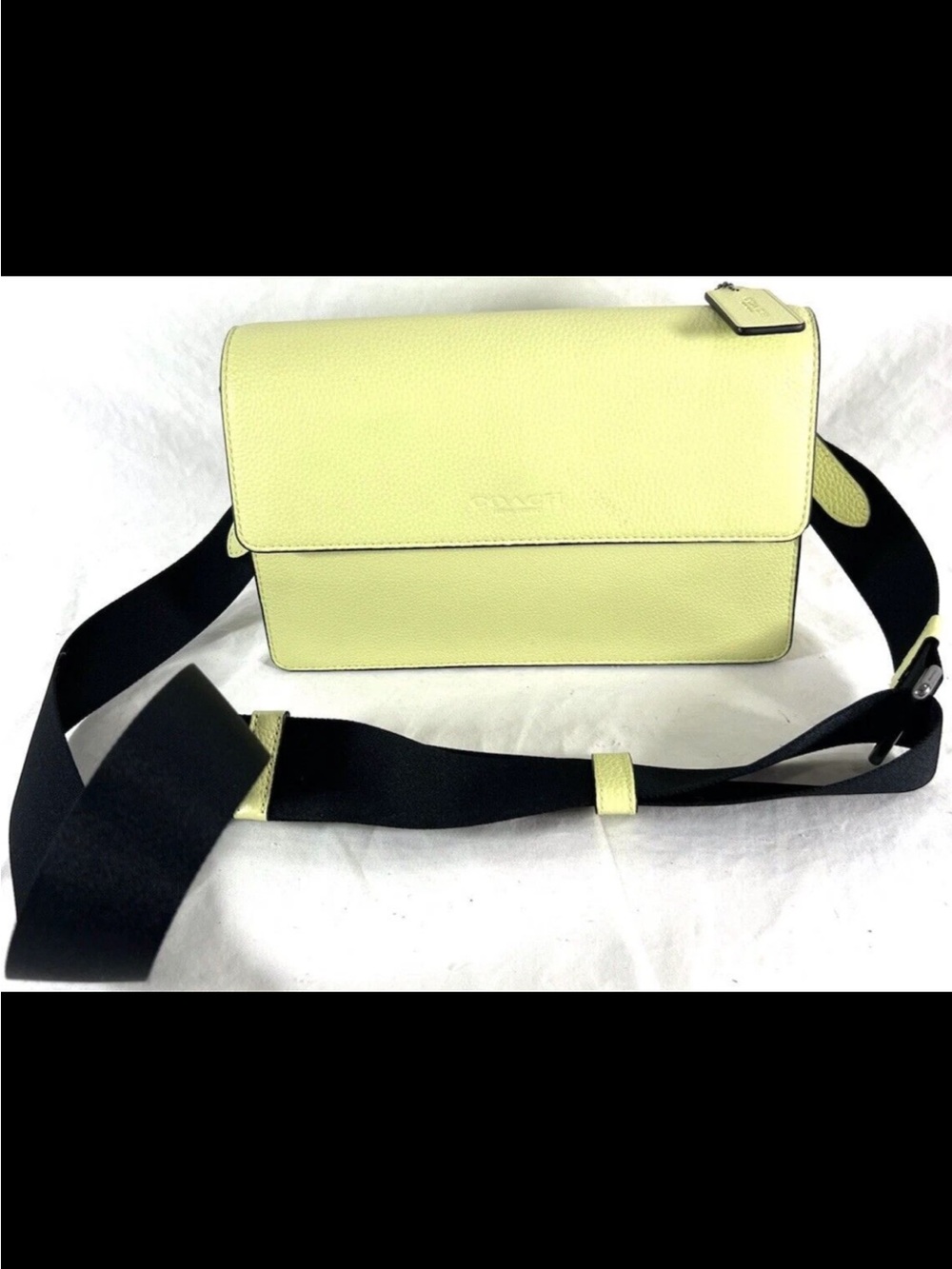 COACH D2244-C9971 New York Pale Lime Leather Turner Flap Unisex Crossbody Bag